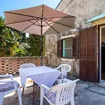 Apartament 37 *