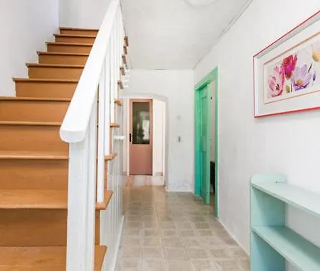 37 Apartmán *