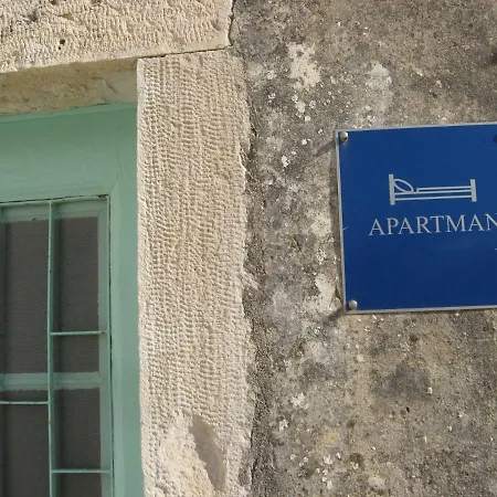 37 Apartmán *
